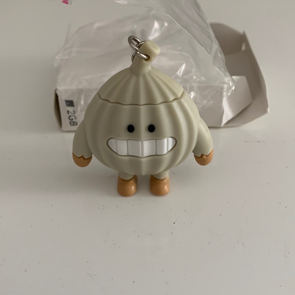 BNIB Excel Garlic 🧄 Critter USB Keychain